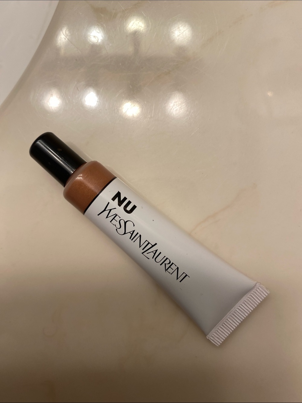 Yves Saint Laurent NU Glow Tinted Highlighter - Nu Bronze